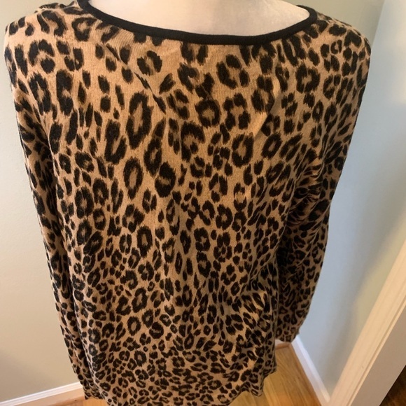 Chico’s leopard angora/silk blend sweater, size 2 - Picture 3 of 7